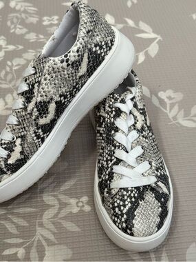 Steve Madden Women's Snakeskin-Print Platform Sneakers Size 7